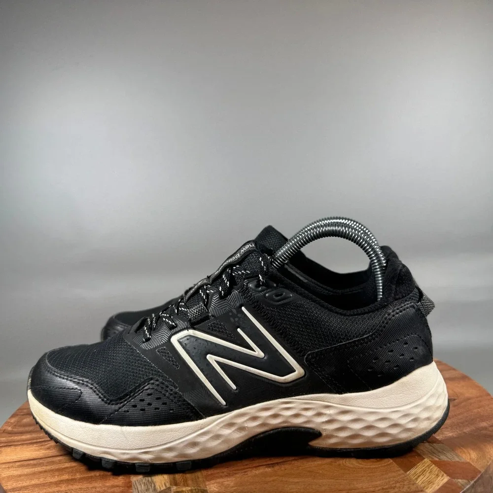 New Balance 410v8 Womens Trail Running Shoes Black White WT410LB8 Size 8.5